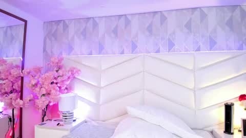 Snapshot of dulce_hiil_ chatting on January 10, 1:42 am Monday 5-2 am From Tuesday to Friday5-1 am Colombia time online show from January 10, 1:42 am