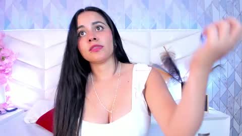 Snapshot of dulce_hiil_ chatting on February 10, 9:36 pm Monday 5-2 am From Tuesday to Friday5-1 am Colombia time online show from February 10, 9:36 pm