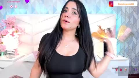 Snapshot of dulce_hiil_ chatting on February 24, 9:20 pm Monday 5-2 am From Tuesday to Friday5-1 am Colombia time online show from February 24, 9:20 pm