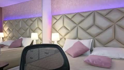 Snapshot of dulce_hiil_ chatting on September 13, 7:02 pm Monday 5-2 am From Tuesday to Friday5-1 am Colombia time online show from September 13, 7:02 pm