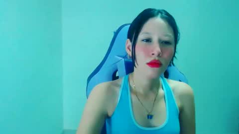 Snapshot of dulce_mauren chatting on December 19, 4:52 am dulce_mauren online show from December 19, 4:52 am