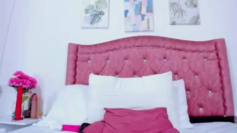 Dulce  online show from December 12, 7:37 pm