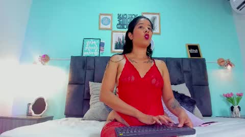 Snapshot of dulceaurora_ chatting on February 25, 2:47 am DULCE AURORA online show from February 25, 2:47 am