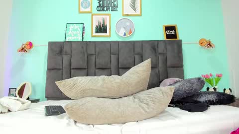 Snapshot of dulceaurora_ chatting on March 1, 5:52 am DULCE AURORA online show from March 1, 5:52 am