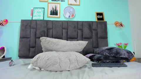 Snapshot of dulceaurora_ chatting on March 4, 5:53 am DULCE AURORA online show from March 4, 5:53 am