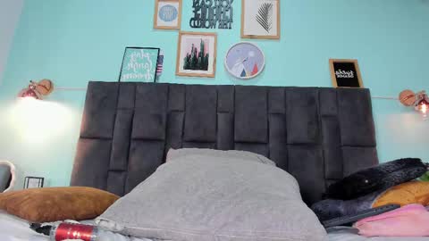 Snapshot of dulceaurora_ chatting on March 10, 7:53 am DULCE AURORA online show from March 10, 7:53 am