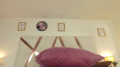 Snapshot of dulceaurora_ chatting on March 12, 3:35 am DULCE AURORA online show from March 12, 3:35 am