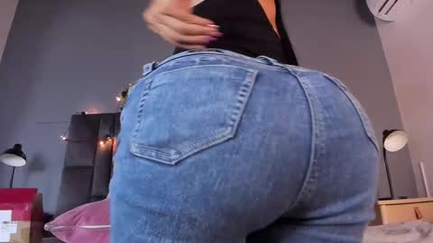 Snapshot of dulceaurora_ chatting on September 13, 2:44 am DULCE AURORA online show from September 13, 2:44 am