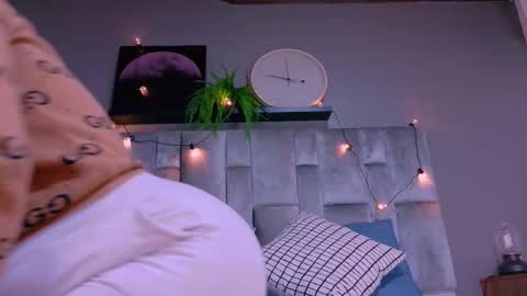 Snapshot of dulceaurora_ chatting on October 14, 2:45 am DULCE AURORA online show from October 14, 2:45 am