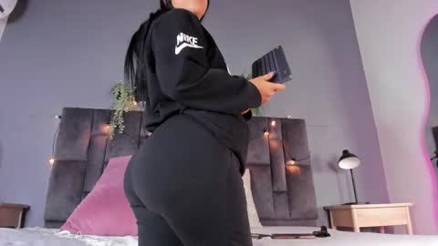 Snapshot of dulceaurora_ chatting on November 28, 2:47 am DULCE AURORA online show from November 28, 2:47 am