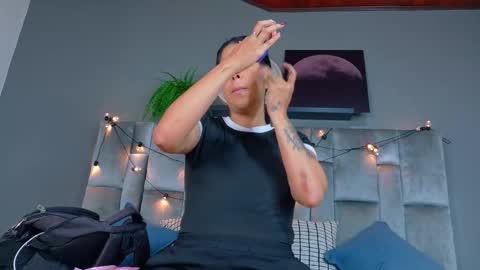 Snapshot of dulceaurora_ chatting on February 18, 7:48 am DULCE AURORA online show from February 18, 7:48 am