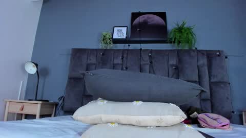 Snapshot of dulceaurora_ chatting on March 2, 7:15 am DULCE AURORA online show from March 2, 7:15 am