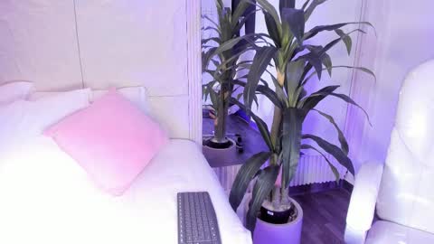 Dulce  online show from January 15, 8:01 pm