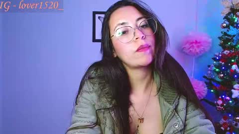 Snapshot of dulcemaria_alvarez22 chatting on December 9, 6:12 am Dulce online show from December 9, 6:12 am