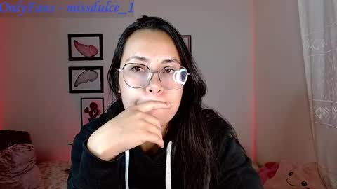 Snapshot of dulcemaria_alvarez22 chatting on November 20, 5:18 am Dulce online show from November 20, 5:18 am