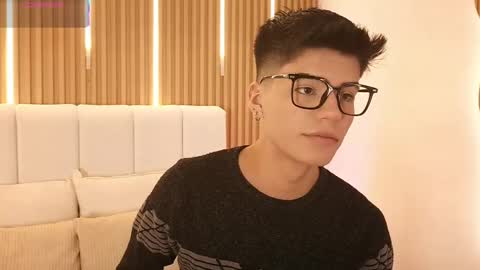 Dulcey online show from April 11, 5:34 am