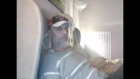 Snapshot of dumaeros77 chatting on December 22, 1:33 pm Duma online show from December 22, 1:33 pm