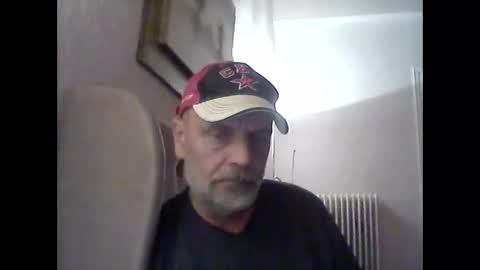 Snapshot of dumaeros77 chatting on December 30, 4:42 am Duma online show from December 30, 4:42 am