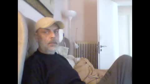 Snapshot of dumaeros77 chatting on January 1, 10:32 am Duma online show from January 1, 10:32 am