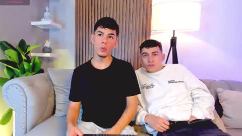 Thomas and Noah online show from November 27, 7:49 pm