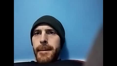 Snapshot of dust3229 chatting on December 15, 2:05 am dust3229 online show from December 15, 2:05 am