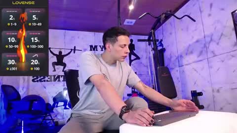 Dustin Sonne online show from October 18, 3:53 am