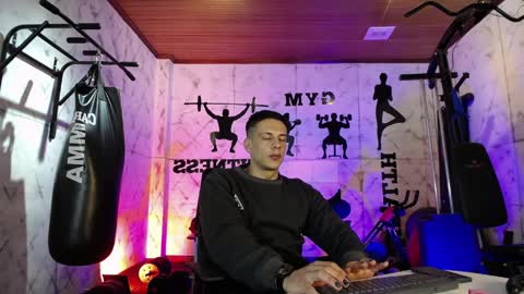 Dustin Sonne online show from March 30, 3:29 am