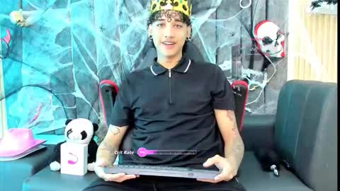 Snapshot of dustinandjordan chatting on October 20, 5:19 am dustinandjordan online show from October 20, 5:19 am