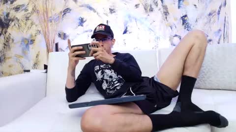 Snapshot of dustindollin_ chatting on January 11, 1:59 am Dustin Dollin online show from January 11, 1:59 am