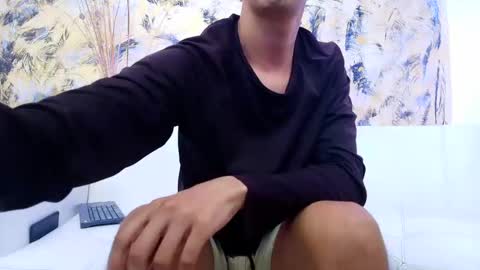 Snapshot of dustindollin_ chatting on February 21, 7:32 pm Dustin Dollin online show from February 21, 7:32 pm