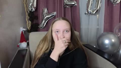 Snapshot of dustydeida chatting on February 24, 8:07 pm Jenny online show from February 24, 8:07 pm