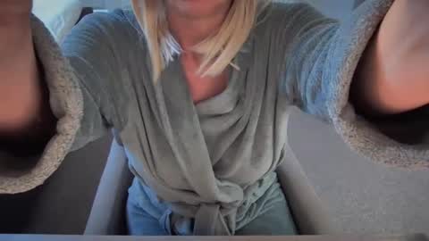 Ambertje040 online show from March 5, 8:21 am