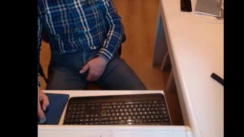 dutchpornking2 online show from March 10, 6:45 pm