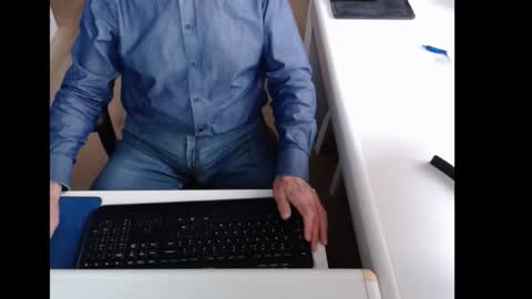 dutchpornking2 online show from October 19, 7:09 am