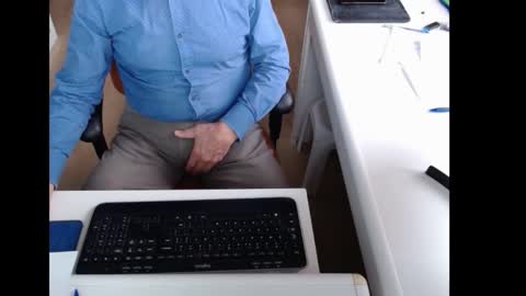 dutchpornking2 online show from December 4, 8:34 am