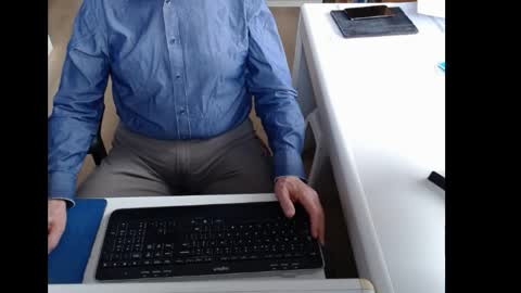 dutchpornking2 online show from March 25, 7:25 am