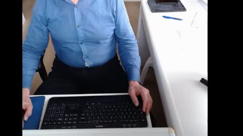 dutchpornking2 online show from April 3, 6:55 am