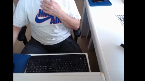 Snapshot of dutchpornking2 chatting on July 3, 6:53 am dutchpornking2 online show from July 3, 6:53 am