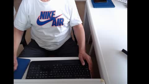 Snapshot of dutchpornking2 chatting on July 5, 6:20 am dutchpornking2 online show from July 5, 6:20 am