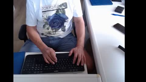 Snapshot of dutchpornking2 chatting on July 10, 7:01 am dutchpornking2 online show from July 10, 7:01 am