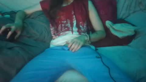 dv3nd3 online show from May 24, 11:43 pm