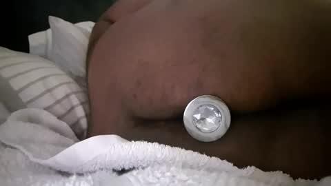 Snapshot of dvdsam111 chatting on December 17, 8:15 pm Ranni online show from December 17, 8:15 pm