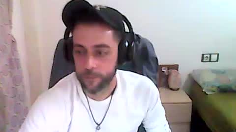 Snapshot of dvdvlc29 chatting on December 14, 9:03 am david online show from December 14, 9:03 am