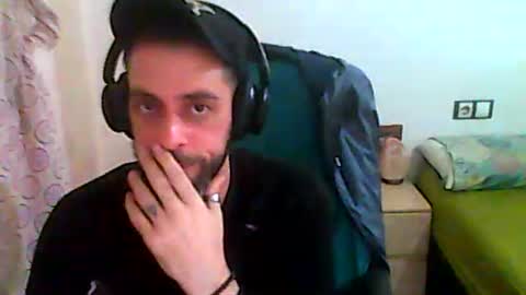 Snapshot of dvdvlc29 chatting on December 16, 4:39 am david online show from December 16, 4:39 am