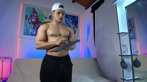 Snapshot of dwayne_esteven10 chatting on June 12, 12:09 am dwayne_esteven10 online show from June 12, 12:09 am