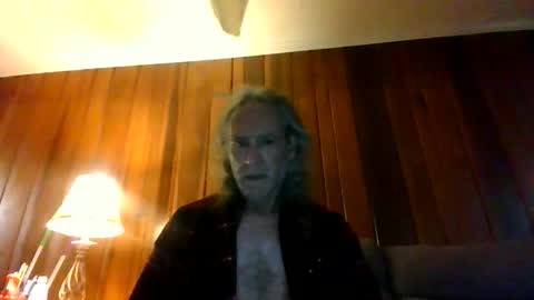Snapshot of dyankee68 chatting on December 14, 12:43 pm dyankee68 online show from December 14, 12:43 pm