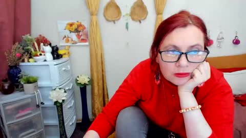 Snapshot of dyannelovee chatting on December 10, 10:05 pm Dyanne online show from December 10, 10:05 pm