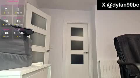 Snapshot of dylan_90 chatting on September 16, 6:09 pm dylan online show from September 16, 6:09 pm