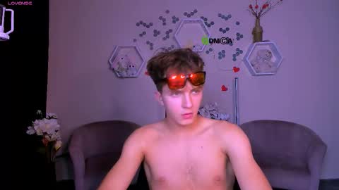 Snapshot of dylan_bold chatting on September 22, 7:49 pm dylan_bold online show from September 22, 7:49 pm