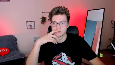 Snapshot of dylan_bold chatting on September 28, 8:36 pm dylan_bold online show from September 28, 8:36 pm